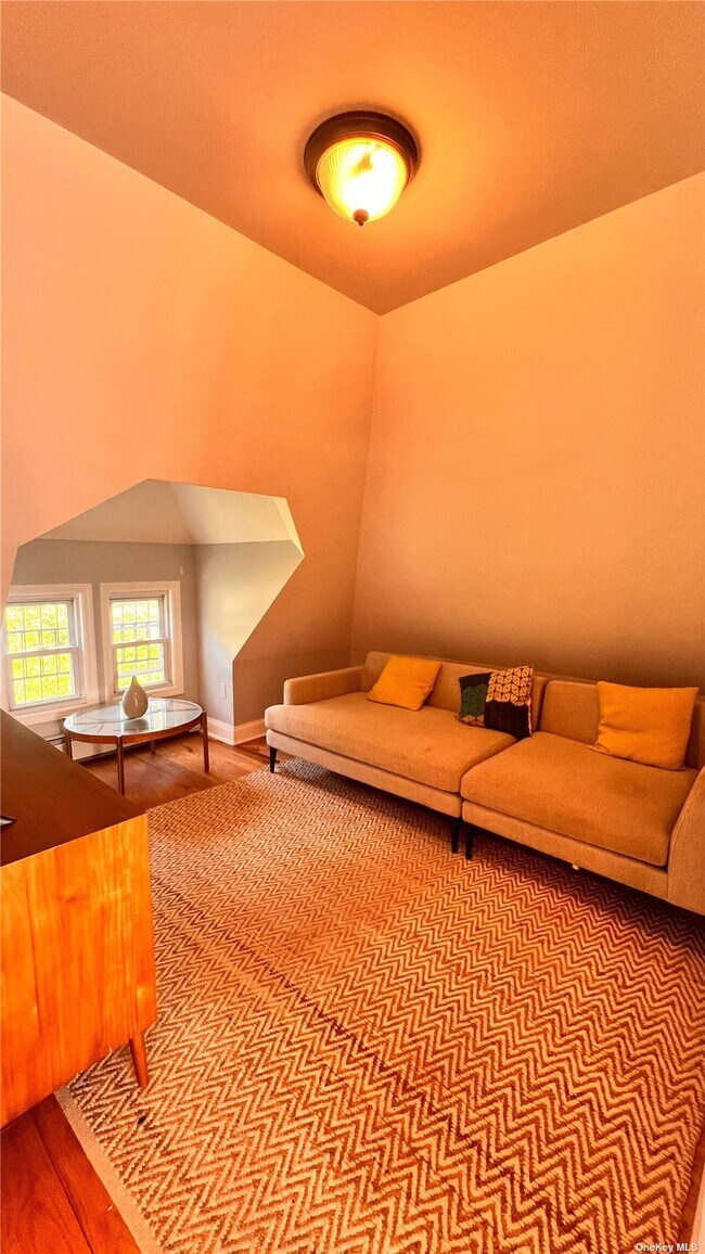 Building Photo - 16 Lamartine Terrace