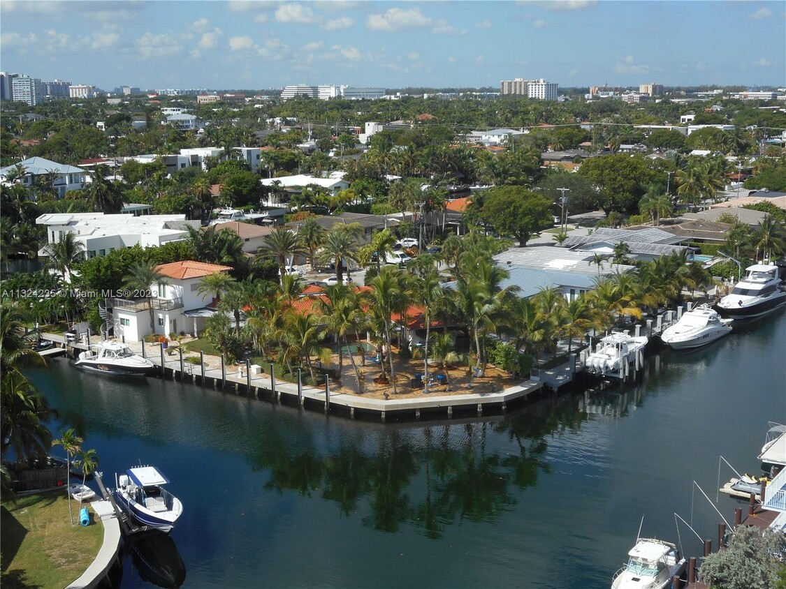 2450 NE 135th St Unit 1005, North Miami, FL 33181 Condo for Rent in