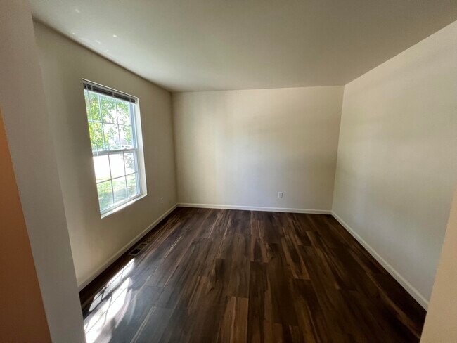 Foto del edificio - 8032 Beechwood Blvd