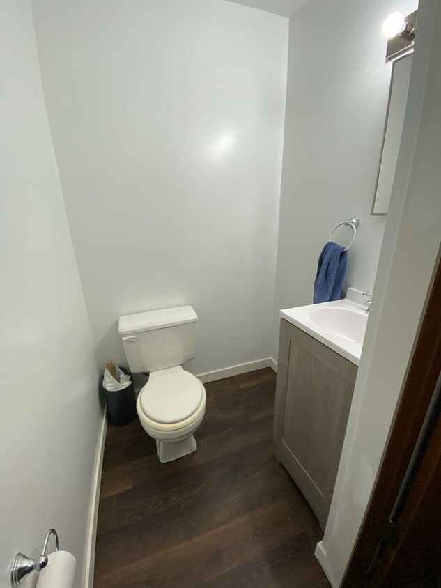 Building Photo - Studio Apartment Near Campus