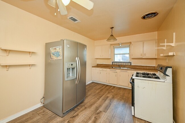 Foto del edificio - 10302 Woodwind Dr