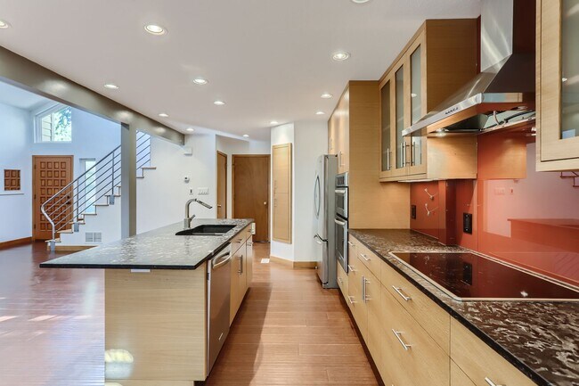 Foto del edificio - MODERN 2 BED/1.5 BATH IN HEART OF BOULDER!