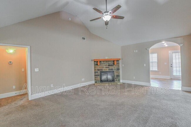 Foto del edificio - 1328 Royal Oak St