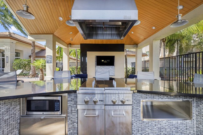 Building Photo - Avalon Coconut Creek
