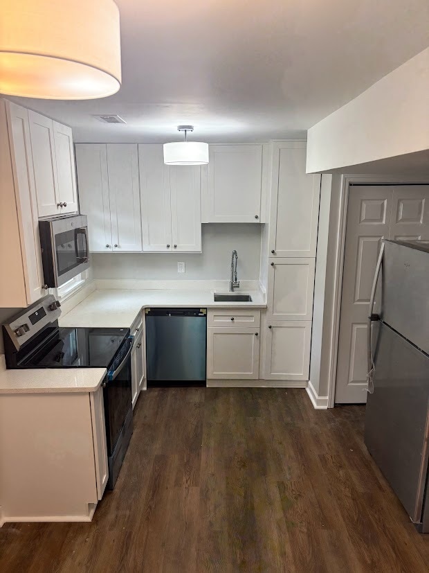 Kitchen - 212 S Turner Ave