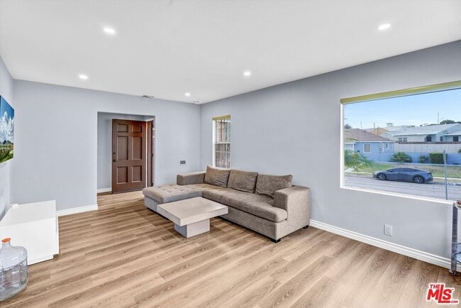 Foto del edificio - 1920 Van Wick St