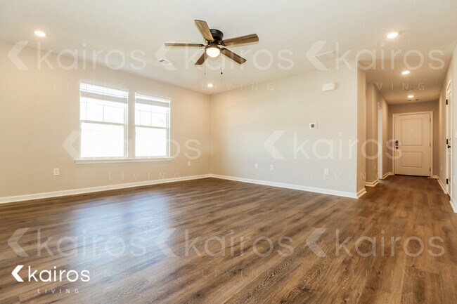 Foto del edificio - 124 Cottage Grove Rd.