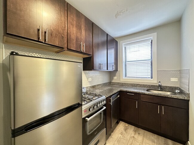 Foto del edificio - 436 W Belden Ave