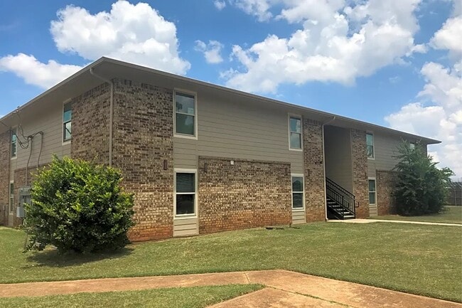 Building Photo - 502 W Main St