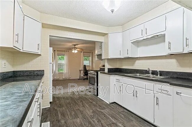 Foto del edificio - 216 N Wheeling Ave