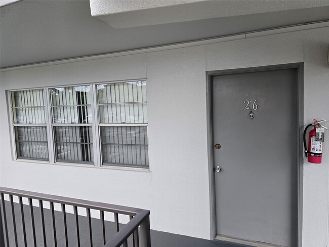 Foto del edificio - 13250 SW 4th Ct