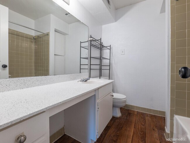 Foto del edificio - 4645 Wild Indigo St