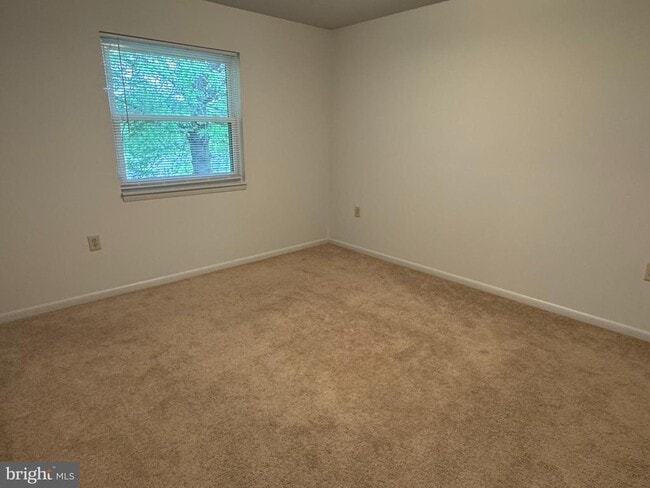 Building Photo - 3876 Shadywood Dr