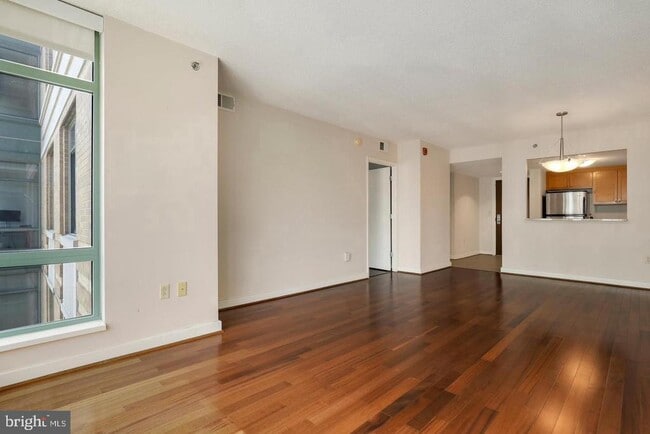 Building Photo - 1150 K St NW