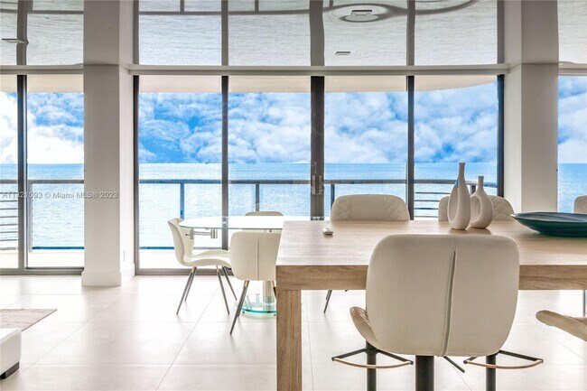 Foto del edificio - 250 S Ocean Blvd