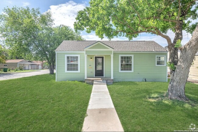 Building Photo - 834 Halliday Ave