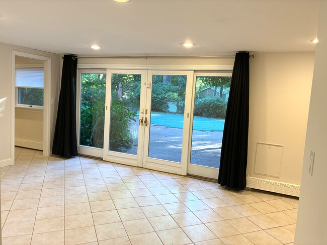 Light and Bright - 6 Charleston Dr