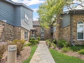 Building Photo - 11 Foxcroft Rd