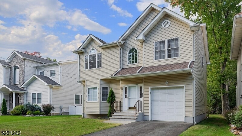 Primary Photo - 241 Cranford Ave
