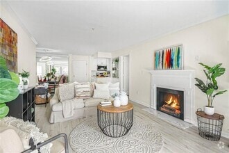 Building Photo - 28303 Plantation Dr NE