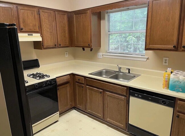 Foto del edificio - 2931 Lexington Trace Dr