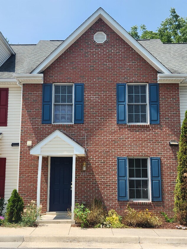 9255 Travellers Ct, New Market, VA 22844 Townhome Rentals in New