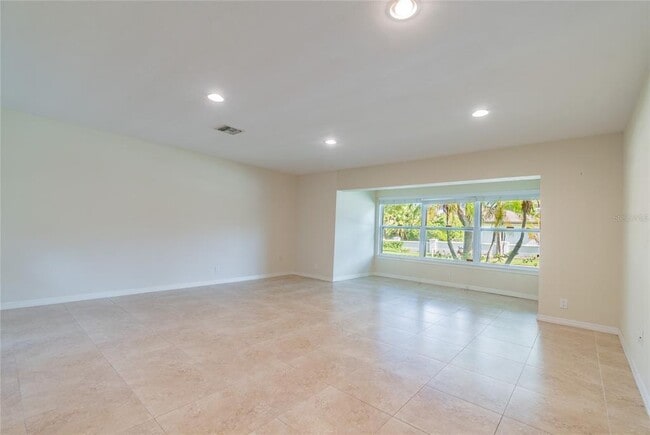 Building Photo - 303 Wildwood Way