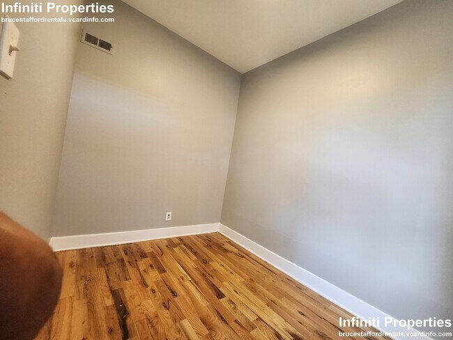 Building Photo - 3838 S Sacramento Ave