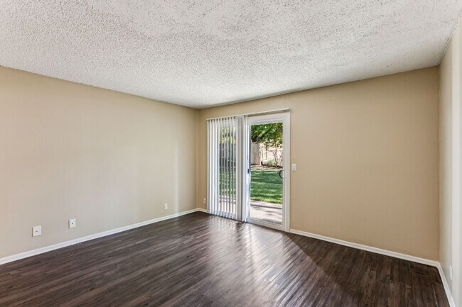 Foto del edificio - Ashford Place Apartments