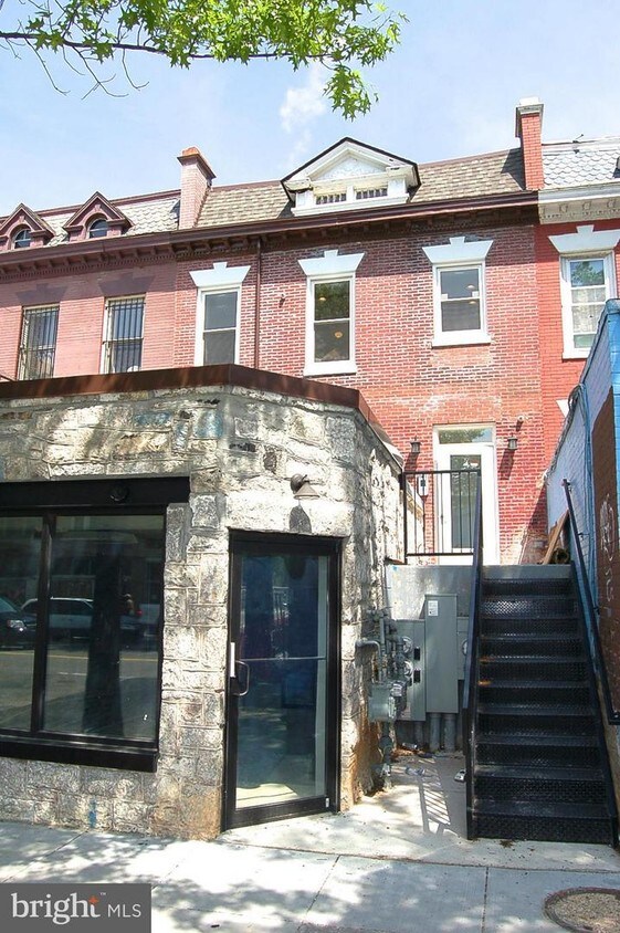 Primary Photo - 3211 Georgia Ave NW