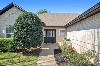 Building Photo - 9511 Bellechase Rd