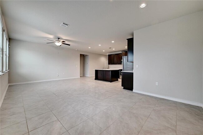 Building Photo - 11805 Saddle Rock Dr