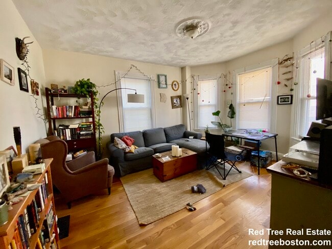 Building Photo - 30 Egleston St