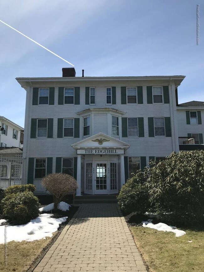 Foto del edificio - 297 Nahant Rd