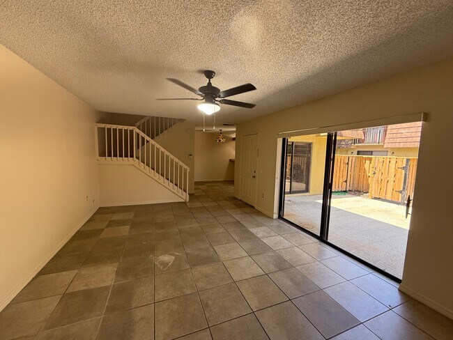 Foto del edificio - 5381 Elm Ct