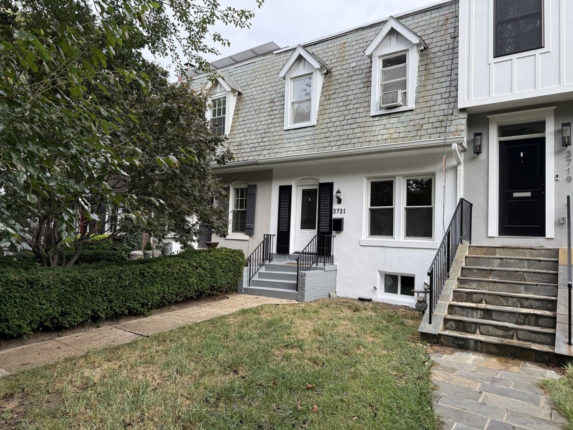 Photo - 3721 R St NW (Washington, DC)