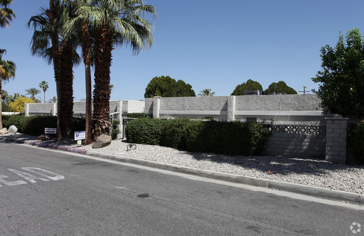 Primary Photo - 73600 San Gorgonio Way