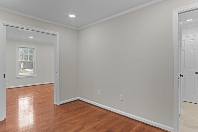Foto del edificio - Perfectly remodeled four bedroom end unit ...