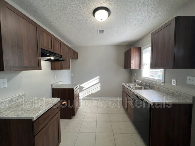 Foto del edificio - 515 Holiday Dr