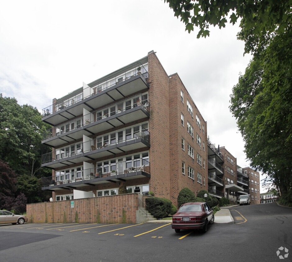 3034 Pearsall Ave, Glen Cove, NY 11542 3034 Pearsall Ave Glen Cove