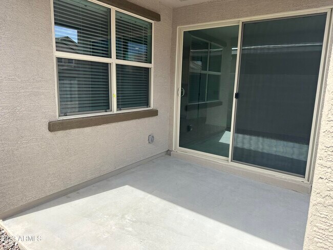 Building Photo - 6936 W Beth Dr