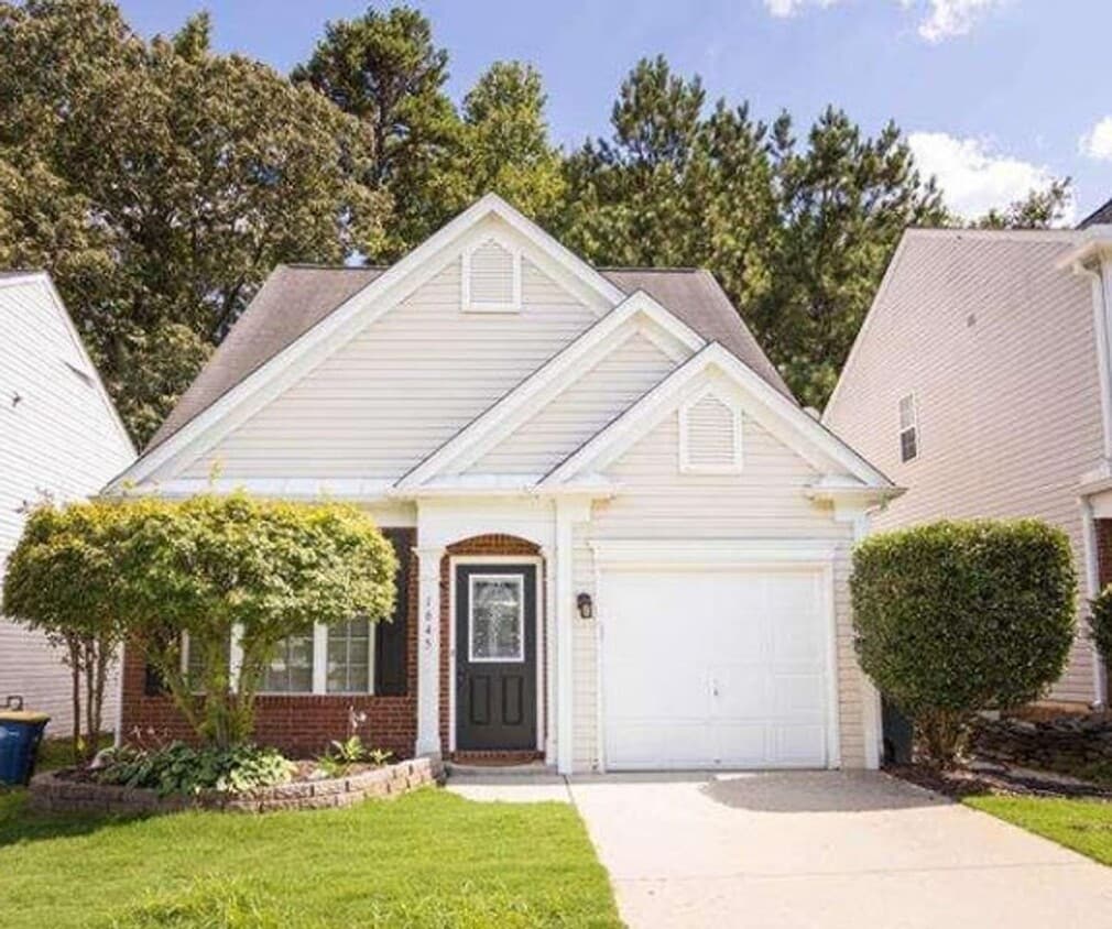 Single-family home in Kennesaw, GA near KSU, Town Center and Woodstock. - Single-family home in Kennesaw, GA near KSU, Town Center and Woodstock.