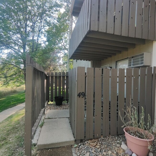 Building Photo - *ALL UTITLITIES INCLUDED* Spacious 1 Bedroom Condo for Rent in Niwot