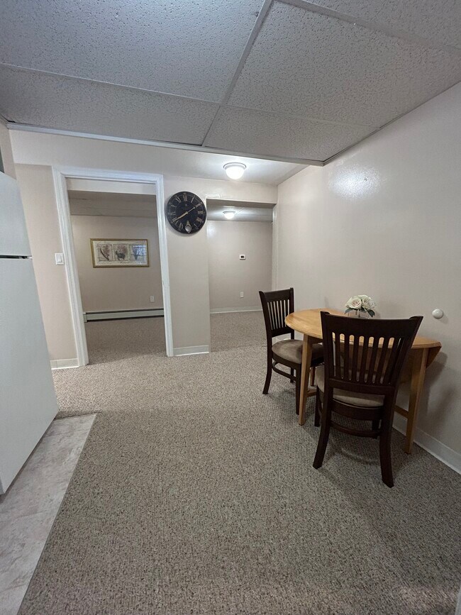 EIK - 212 Sterling Rd