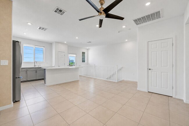 Building Photo - Beautifully Upgraded Home in NW