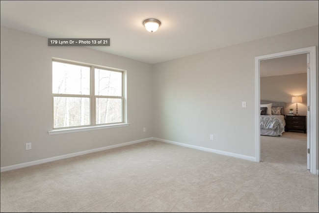 Building Photo - 179 Lynn Dr