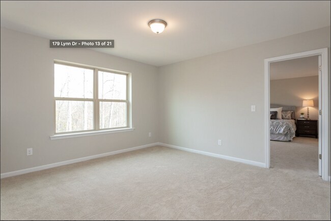 Foto del edificio - 179 Lynn Dr