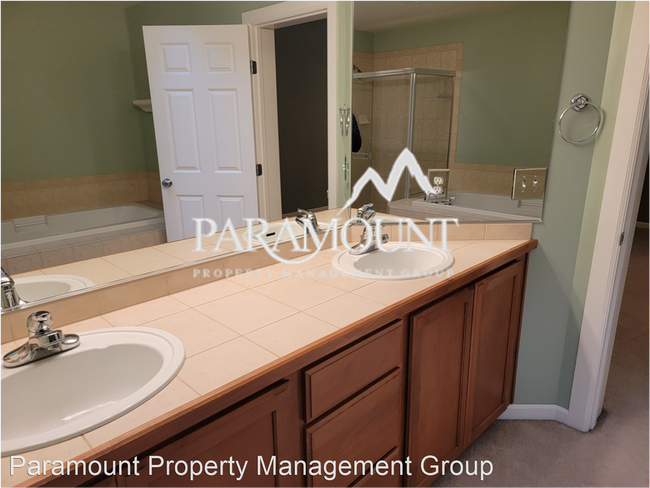 Foto del edificio - 4 br, 2.5 bath House - 7918 SE Yosemite Place