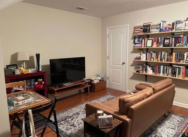 Foto del edificio - 225 Full Cir Dr