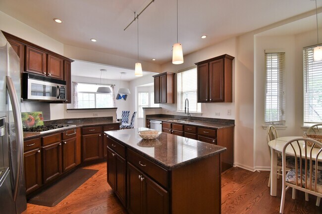 Building Photo - 4611 Jenna Rd